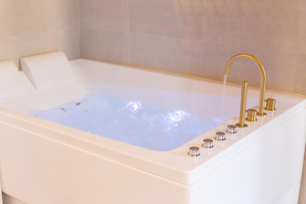 Luxury - Jacuzzi Et Sauna Arpajon